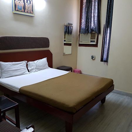 Sri Sai Residency Hotel Tirupati Kültér fotó