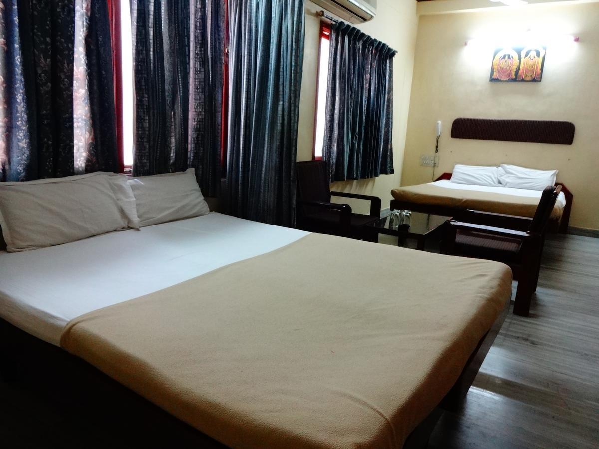 Sri Sai Residency Hotel Tirupati Kültér fotó