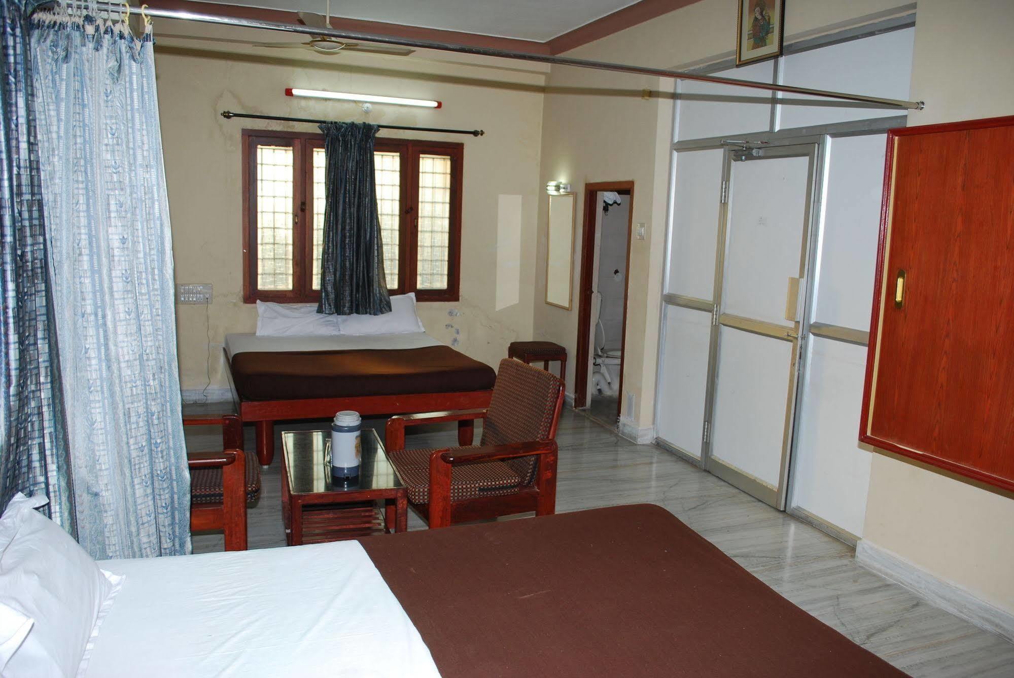 Sri Sai Residency Hotel Tirupati Kültér fotó
