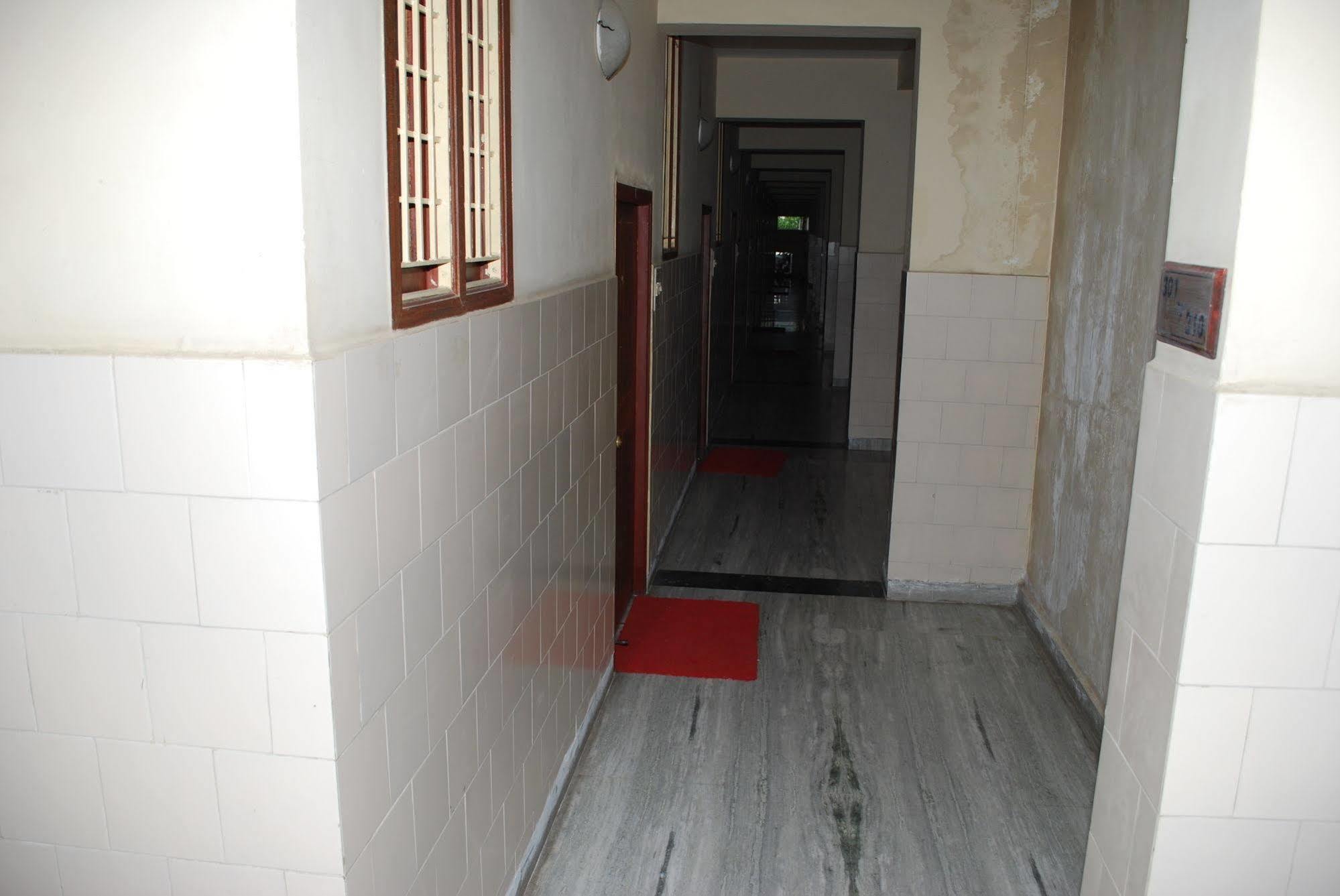 Sri Sai Residency Hotel Tirupati Kültér fotó